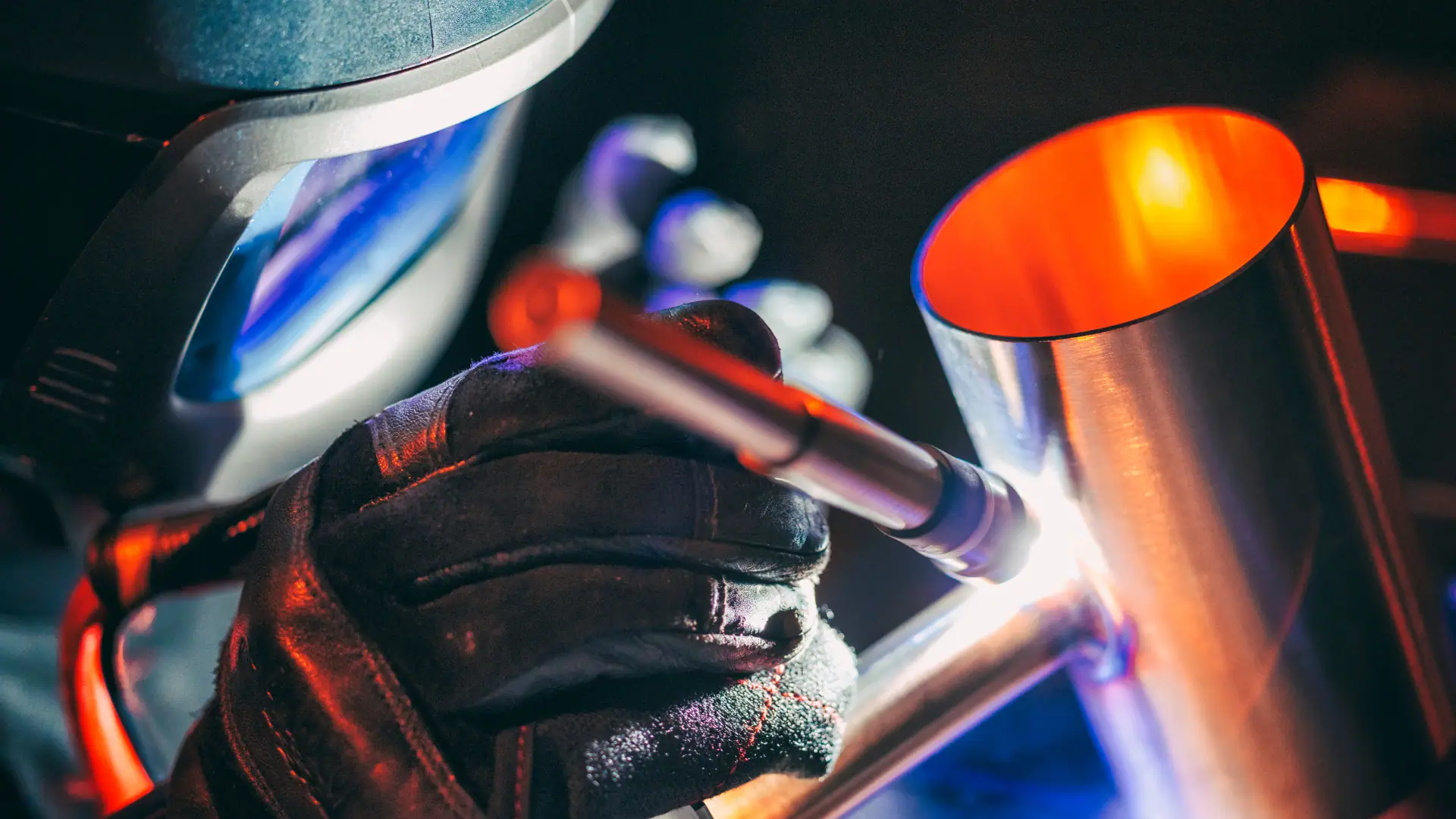 TIG welding on metal pipe