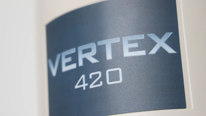 vertex-precision-measuring 2 Vertex 420 CMM